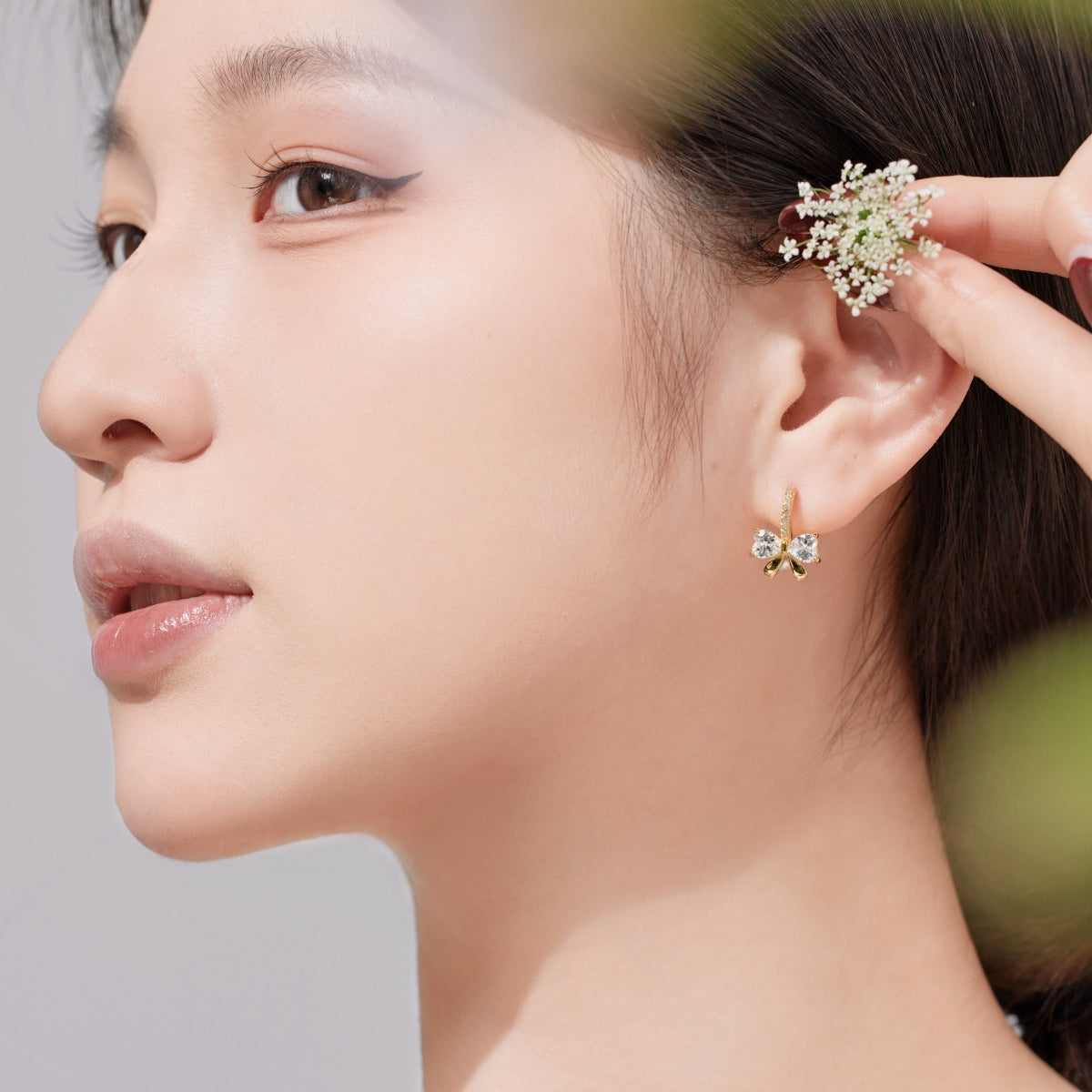 [Vivid Aurora]Exquisite Earrings With Heart-Shaped Bow Design